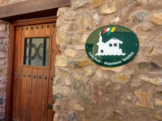 Foto de fachada de casa rural para alojamiento turístico en La Rioja