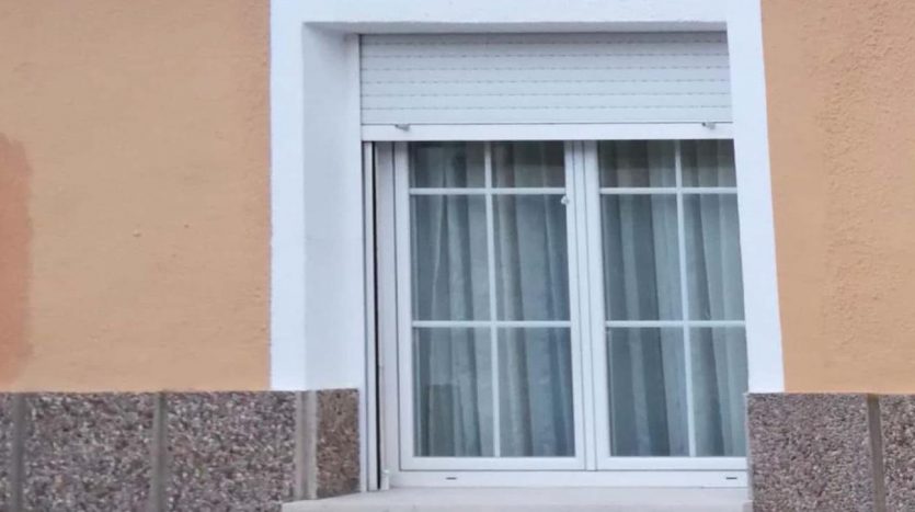 Ventana de casa en venta en Caparroso, Navarra